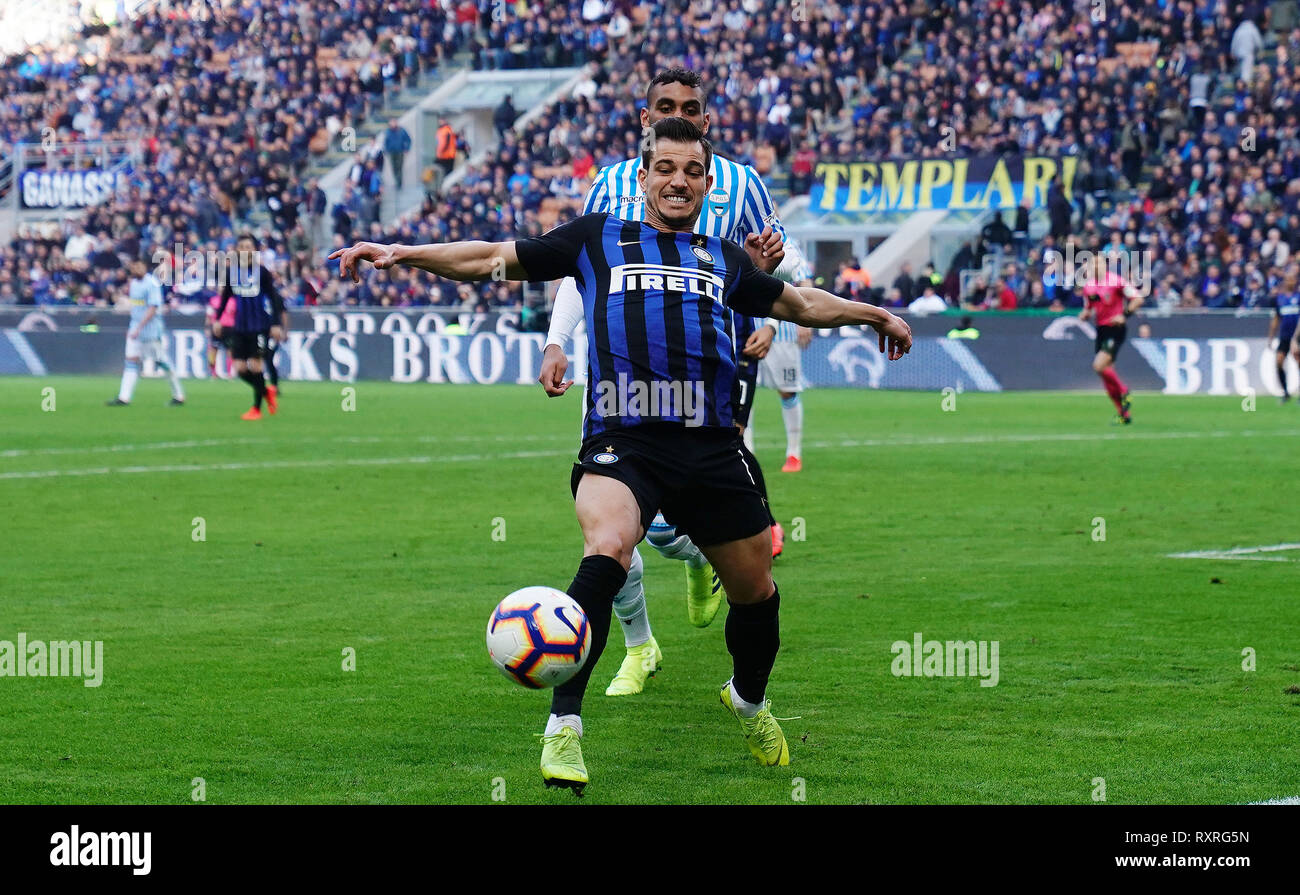 Milano, Italia. 10 mar 2019. Foto Spada/LaPresse 10 Marzo 2019 Milano ( Italia ) sport calcio Inter vs Spal - Campionato di calcio di Serie A TIM 2018/2019 - Stadio San Siro nella foto: Cedric Foto Spada/LaPresse marzo 10 , 2019 Milano ( Italia ) sport soccer Inter vs Spal - Italian Football Championship League A TIM 2018/2019 - San Siro in pic: Cedric Credito: LaPresse/Alamy Live News Foto Stock