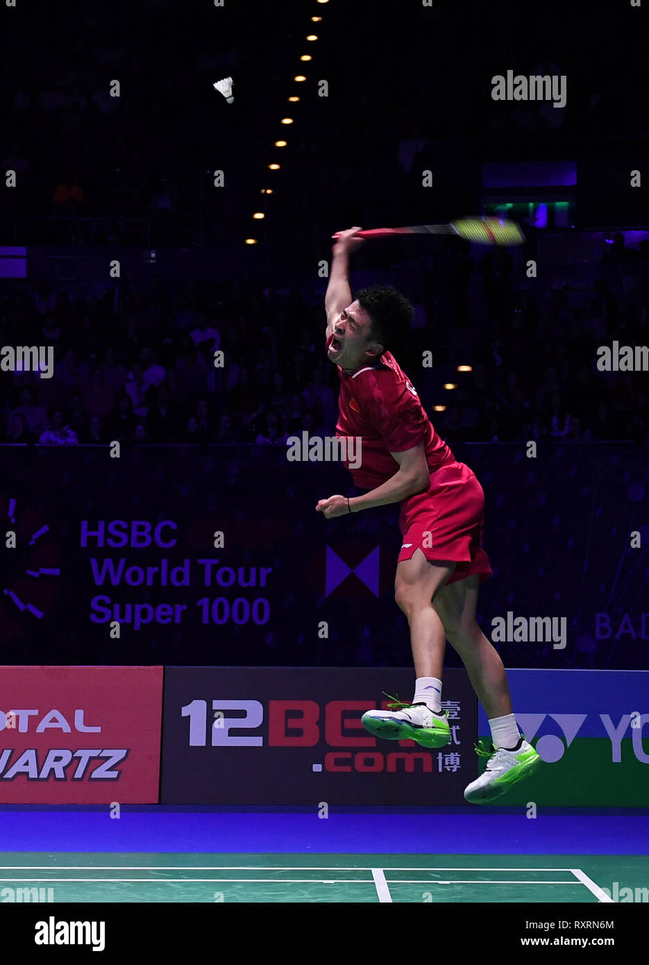 Arena Birmingham, Birmingham, Regno Unito. Decimo Mar, 2019. Overgrip Yonex tutti Inghilterra aprire Badminton campionati, giorno 5; doppio misto finale, ZHENG Siwei e HUANG Yaqiong della Cina rispetto a Yuta Watanabe e Arisa HIGASHINO del Giappone, ZHENG Siwei della Cina è una vergogna per il credito navetta: Azione Plus sport/Alamy Live News Foto Stock