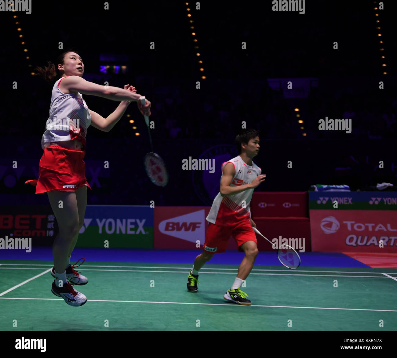 Arena Birmingham, Birmingham, Regno Unito. Decimo Mar, 2019. Overgrip Yonex tutti Inghilterra aprire Badminton campionati, giorno 5; doppio misto finale, ZHENG Siwei e HUANG Yaqiong della Cina rispetto a Yuta Watanabe e Arisa HIGASHINO del Giappone, arisa HIGASHINO di Japan Credit: Azione Plus sport/Alamy Live News Foto Stock
