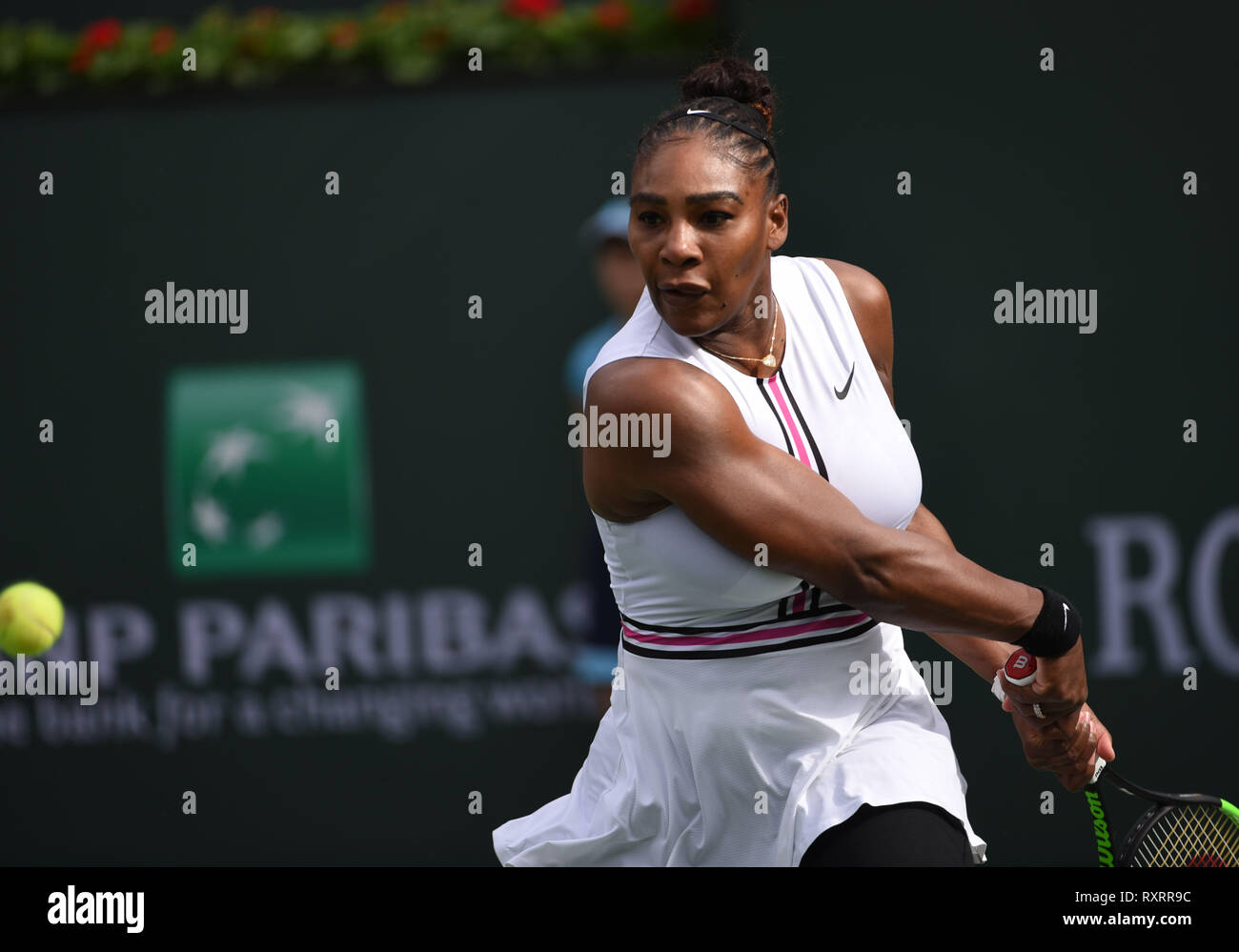 Indian Wells, California, Stati Uniti d'America. 10 Marzo 2019: Serena Williams in azione contro Garbine Muguruza durante il BNP Paribas Open a Indian Wells Tennis Garden di Indian Wells, California Giovanni verde/CSM Credito: Cal Sport Media/Alamy Live News Foto Stock