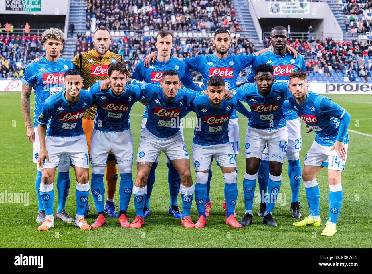 Kevin Malcuit (Napoli) David Ospina Ramirez (Napoli) Vlad Chiriches (Napoli) Faouzi Ghoulam (Napoli) Kalidou Koulibaly (Napoli) Adam Ounas (Napoli) Simone Verdi (Napoli) Allan Marques Loureiro (Napoli) Lorenzo Insigne (Napoli) Amadou Diawara (Napoli) Dries Mertens (Napoli) del Team (Napoli) durante l'italiano 'Serie A' match tra Sassuolo 1-1 Napoli a Mapei Stadium il 10 marzo 2019 a Reggio Emilia, Italia. Credito: Maurizio Borsari/AFLO/Alamy Live News Foto Stock