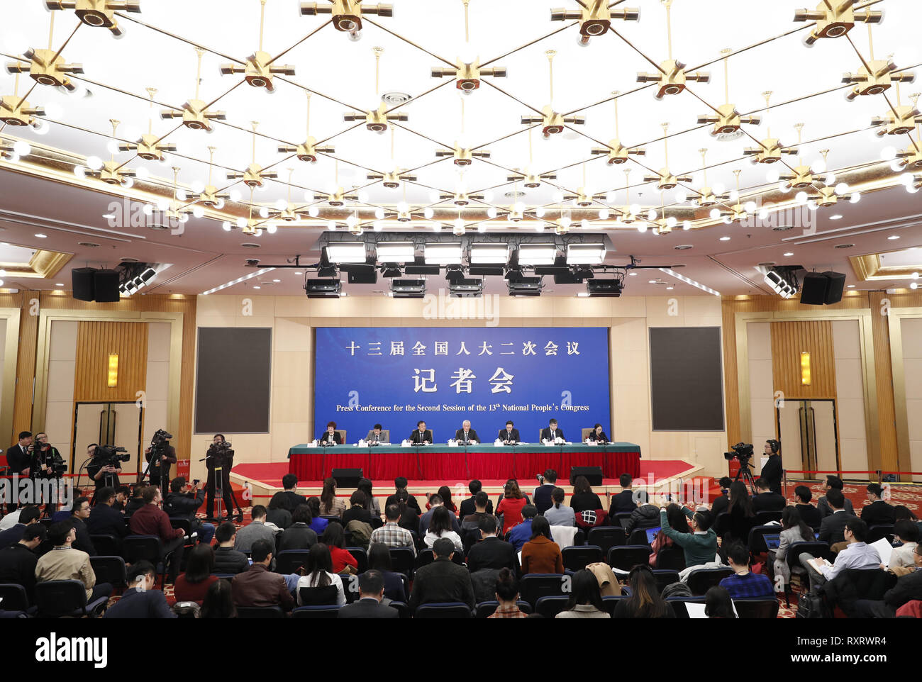 (190311) -- Pechino, 11 marzo 2019 (Xinhua) -- il Ministro della scienza e della tecnologia Wang Zhigang, Vice Ministro della scienza e della tecnologia Li Meng, direttore generale del dipartimento di pianificazione strategica del ministero Xu Jing, direttore generale del Dipartimento di Politica, Regolamento e sistema di innovazione del ministero egli Defang, e il direttore generale del dipartimento di allocazione delle risorse e la gestione del ministero Zhang Xiaoyuan, partecipare a una conferenza stampa su "valorizzare la Cina un paese di innovatori" per la seconda sessione del XIII congresso nazionale del popolo (ANP) a Pechino, capitale della Cina, Mar Foto Stock