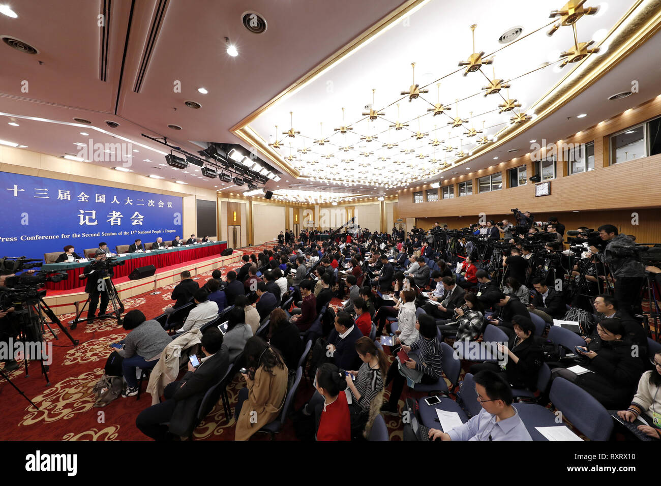 (190311) -- Pechino, 11 marzo 2019 (Xinhua) -- il Ministro della scienza e della tecnologia Wang Zhigang, Vice Ministro della scienza e della tecnologia Li Meng, direttore generale del dipartimento di pianificazione strategica del ministero Xu Jing, direttore generale del Dipartimento di Politica, Regolamento e sistema di innovazione del ministero egli Defang, e il direttore generale del dipartimento di allocazione delle risorse e la gestione del ministero Zhang Xiaoyuan, partecipare a una conferenza stampa su "valorizzare la Cina un paese di innovatori" per la seconda sessione del XIII congresso nazionale del popolo (ANP) a Pechino, capitale della Cina, Mar Foto Stock