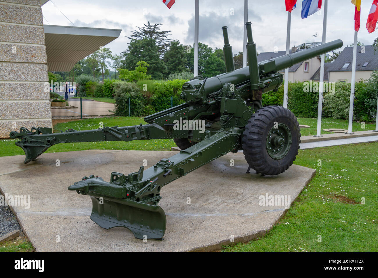 Un britannico 5,5 pollici artiglieria media gun dalla Seconda Guerra Mondiale, Pegasus Museum, Normandia, Francia. Foto Stock