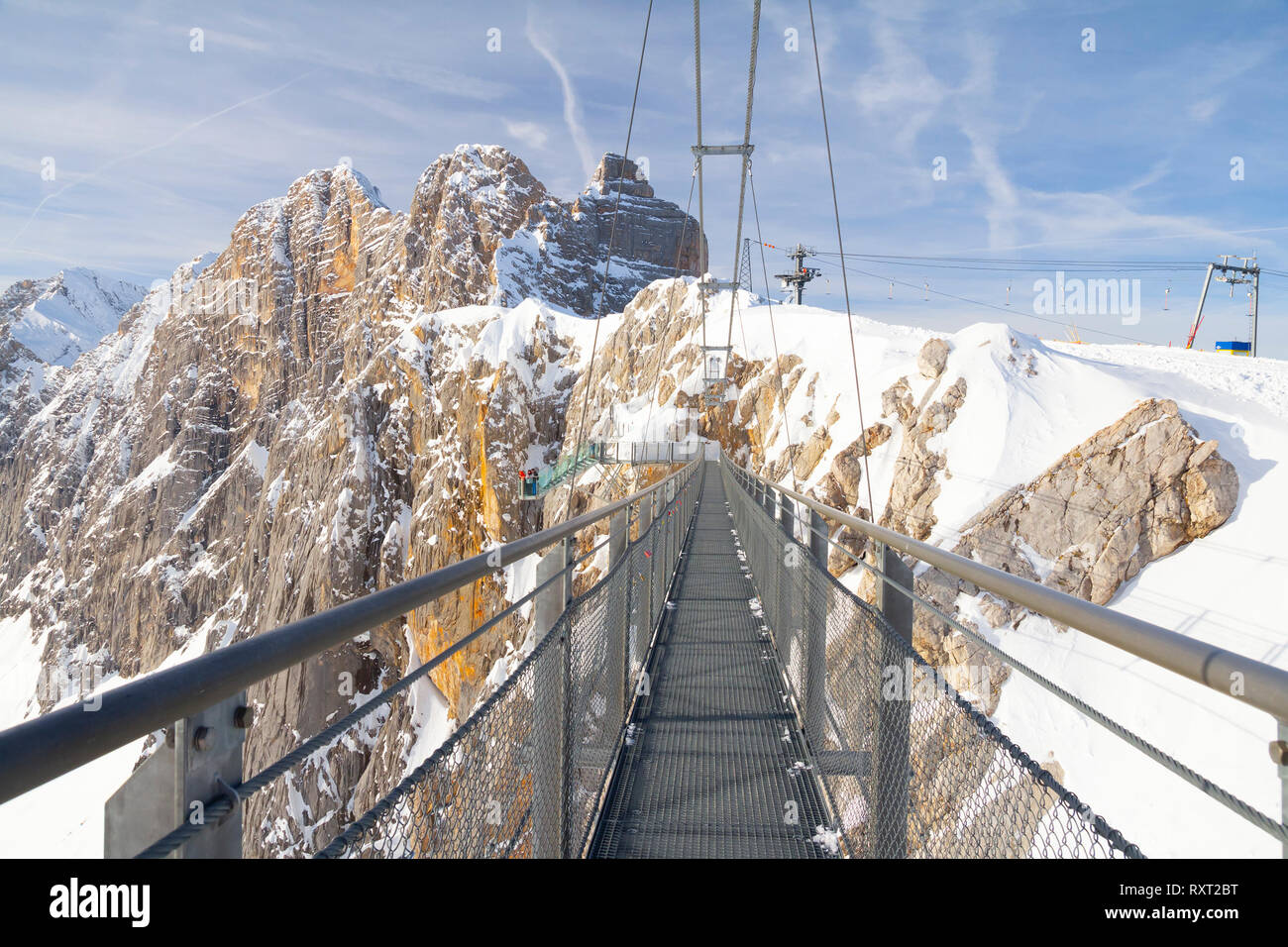 Skywalk ponte di corde sulla montagna Dachstein Foto Stock