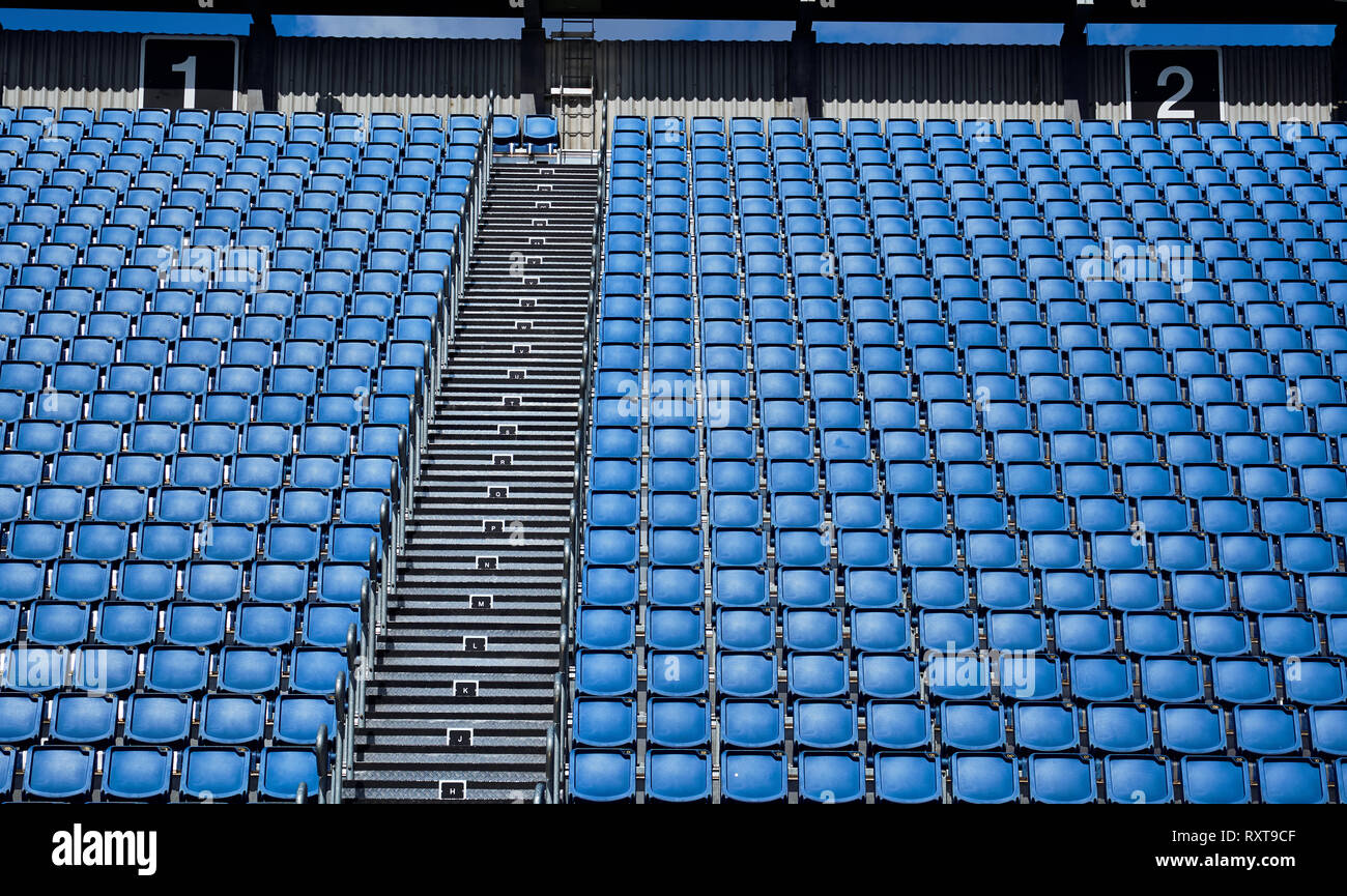 Nella foto è raffigurato il vuoto stadio sedi Foto Stock