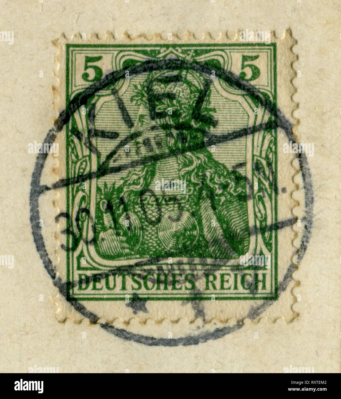 German Historical timbro: il simbolo della Regina con una corona, in armatura con una spada con inchiostro nero la cancellazione, la chiglia, Kiel, Germania Foto Stock