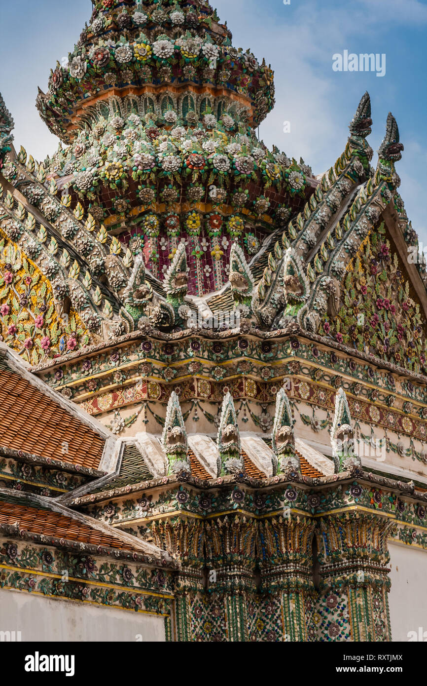 Dettagli dell'esterno del tempio in Grand Palace complesso, Bangkok Foto Stock