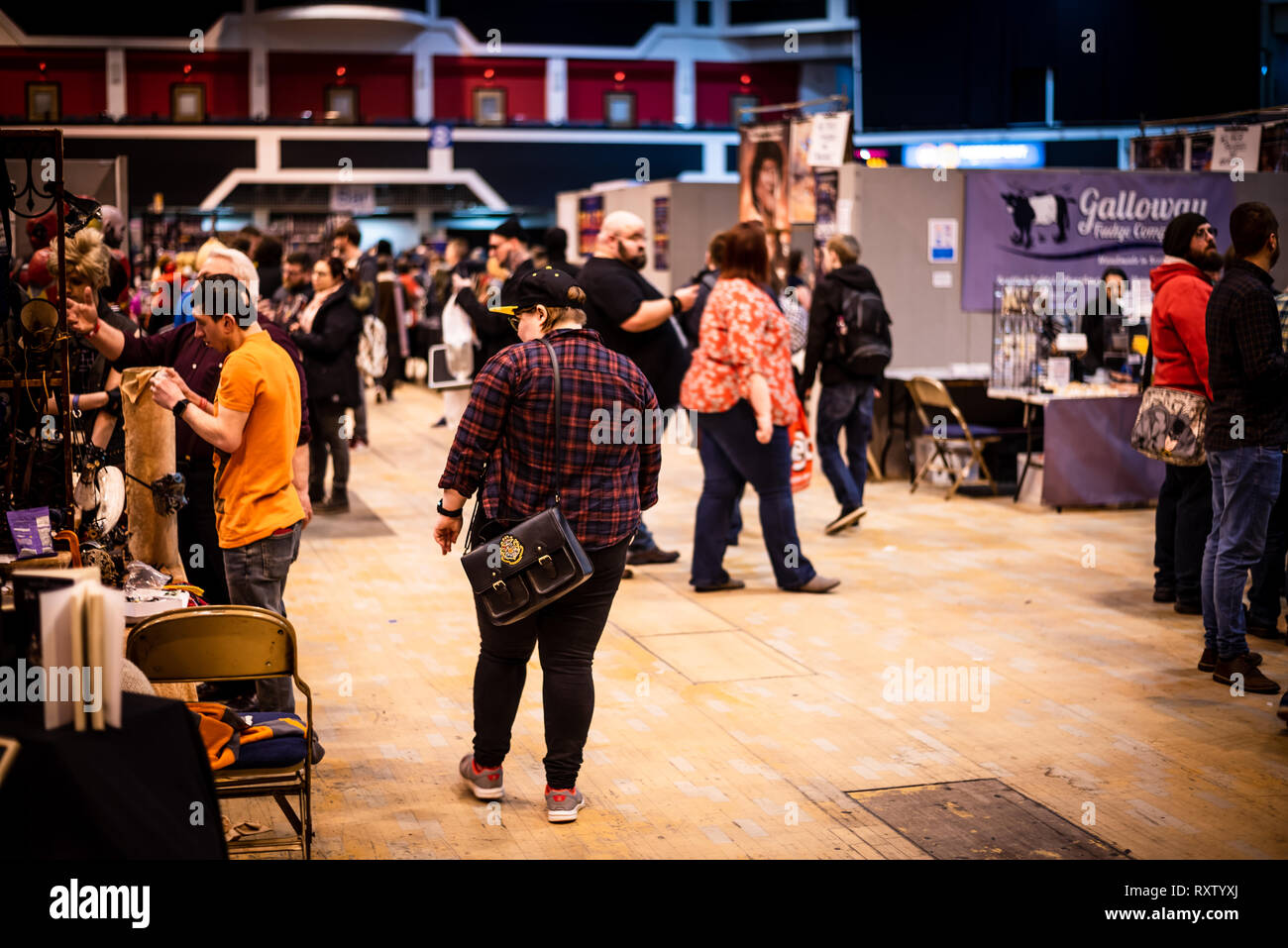 Cardiff, Regno Unito - 9 marzo 2019. La navigazione degli utenti si spegne nel fumetto gallese Con svoltasi a Cardiff al Motorpoint Arena Foto Stock