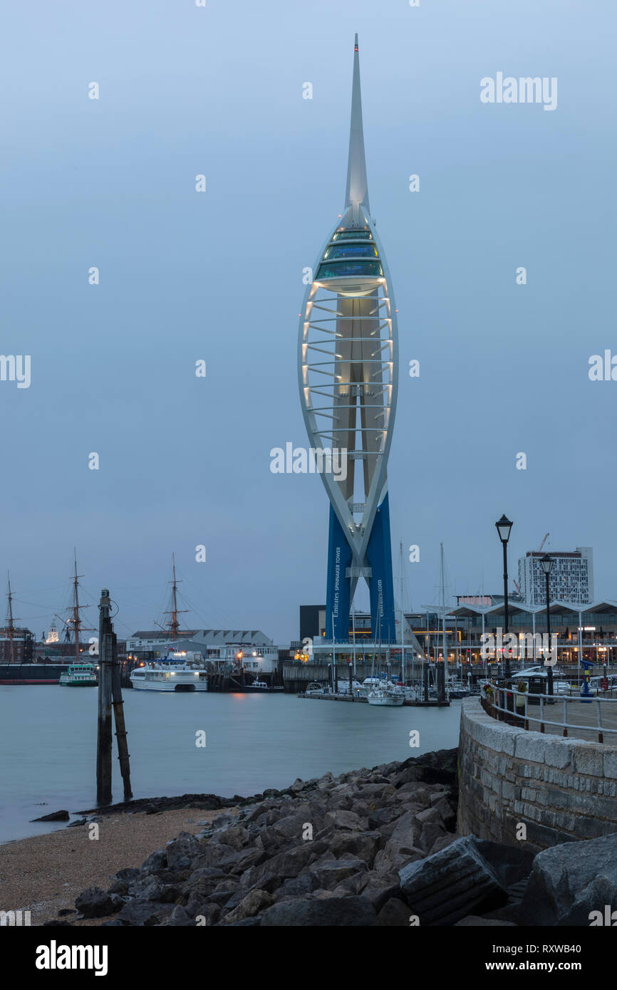 Spinnaker Tower, Portsmouth, Hampshire, Inghilterra, Regno Unito, Europa Foto Stock