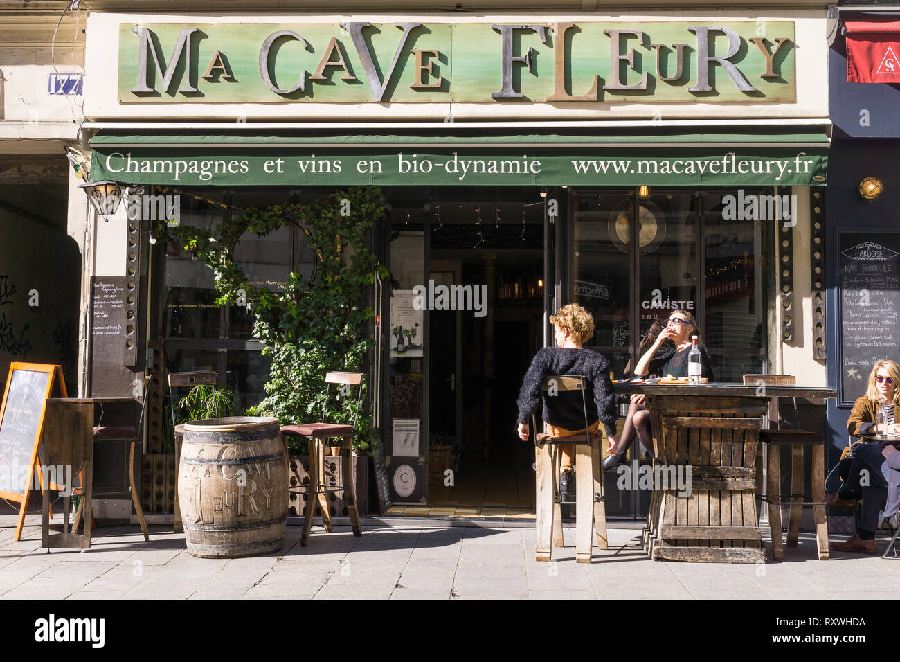 Parigi ma cave fleury immagini e fotografie stock ad alta risoluzione -  Alamy