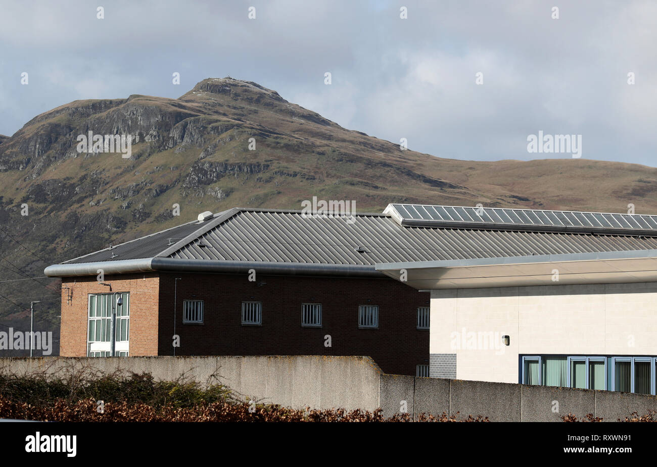 Una vista generale di HMP Glenochil dopo la Scottish Prison Service ha confermato il lunedì che Angus Sinclair, uno della Scozia più famosi assassini, è morto durante la notte presso il carcere di Clackmannanshire. Foto Stock