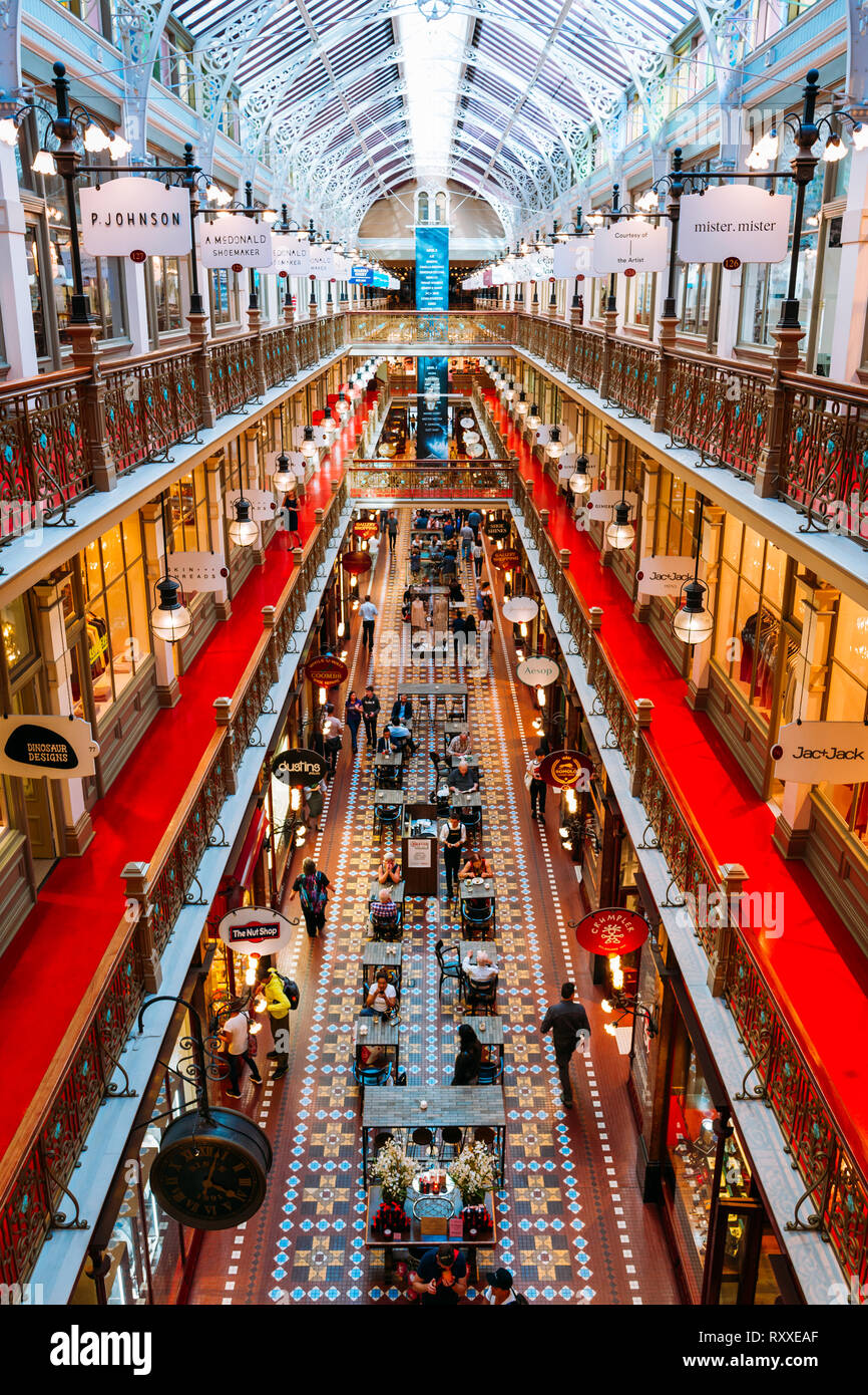 Apertura nel 1892, The Strand Arcade è stato l ultimo dei portici costruito in stile vittoriano, Sydney ed è l'unica rimasta oggi nella sua forma originale. Foto Stock