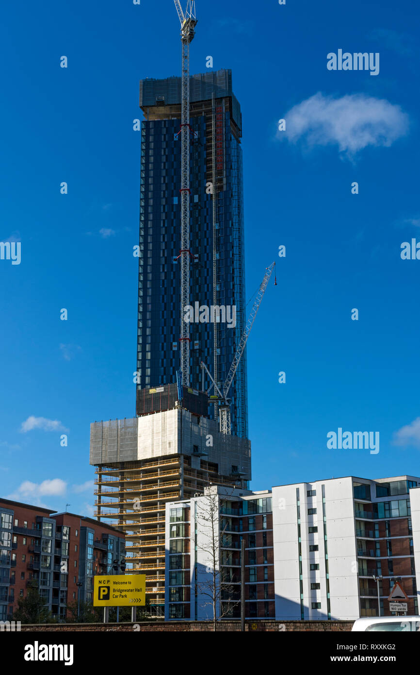 Due di Deansgate torre quadrata a blocchi (in costruzione) dal primo Street, Manchester, Inghilterra, Regno Unito Foto Stock