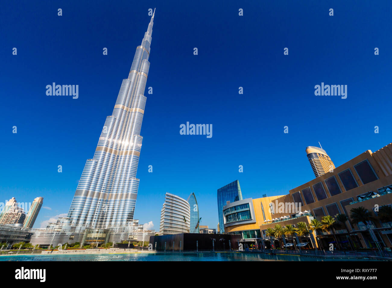 Il Burj Khalifa Tower a Dubai, Emirati Arabi Uniti è l'edificio più alto del mondo. Foto Stock