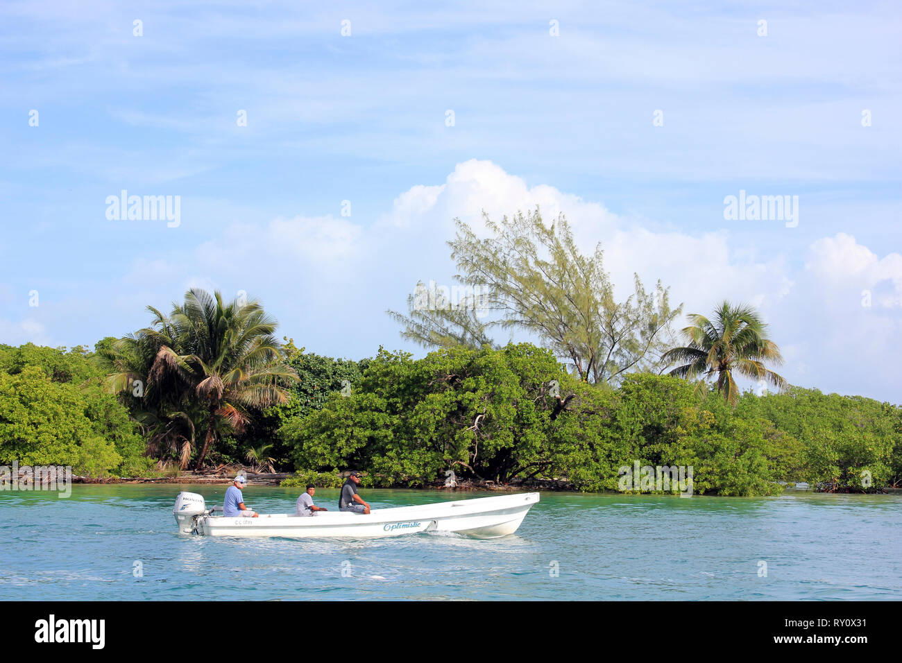 Barca a Caye Caulker, Northern Cays Belize Foto Stock