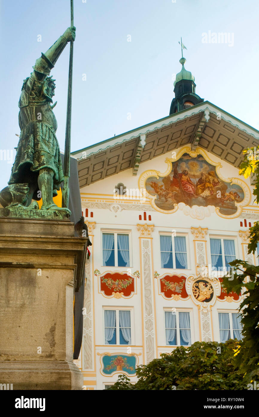 Deutschland, Bayern, Oberbayern, Bad Tölz, Winzerer-III-Standbild in Bad Tölz Marktstraße, Foto Stock