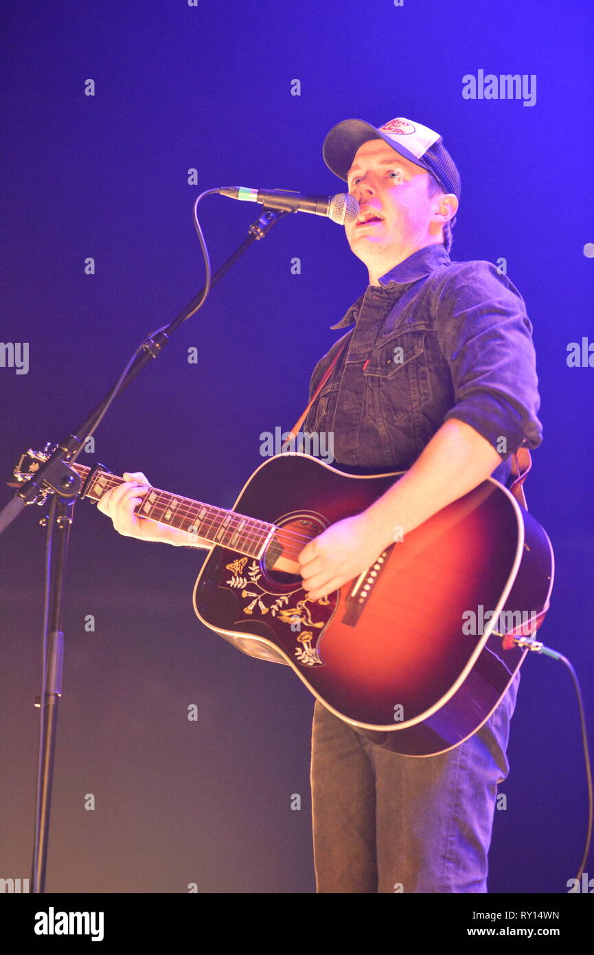 Glasgow, Regno Unito. Decimo Mar, 2019. Travis Denning suona presso il paese di Country Music Festival di Idro Arena di Glasgow. Credito: Colin Fisher/Alamy Live News Foto Stock