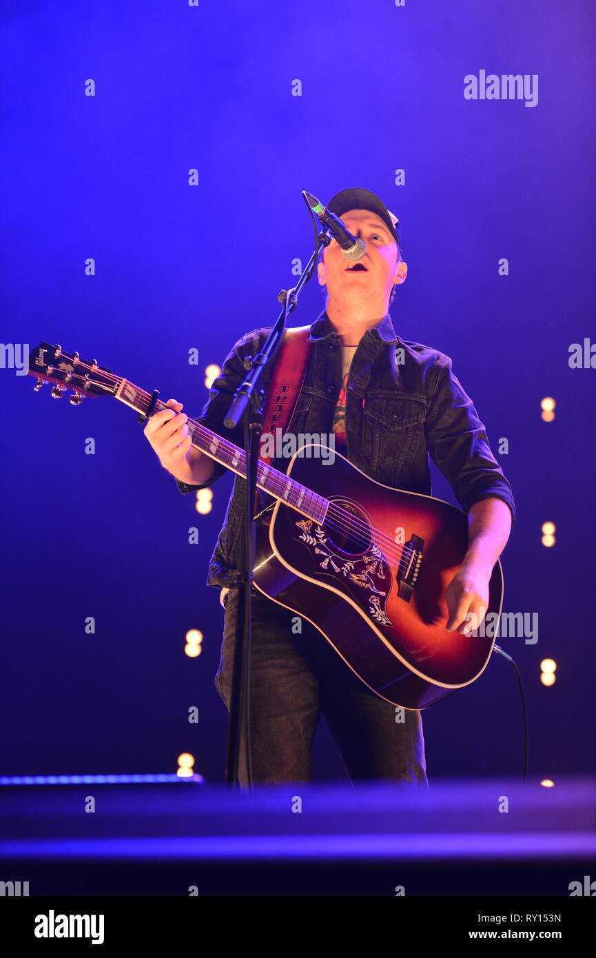 Glasgow, Regno Unito. Decimo Mar, 2019. Travis Denning suona presso il paese di Country Music Festival di Idro Arena di Glasgow. Credito: Colin Fisher/Alamy Live News Foto Stock