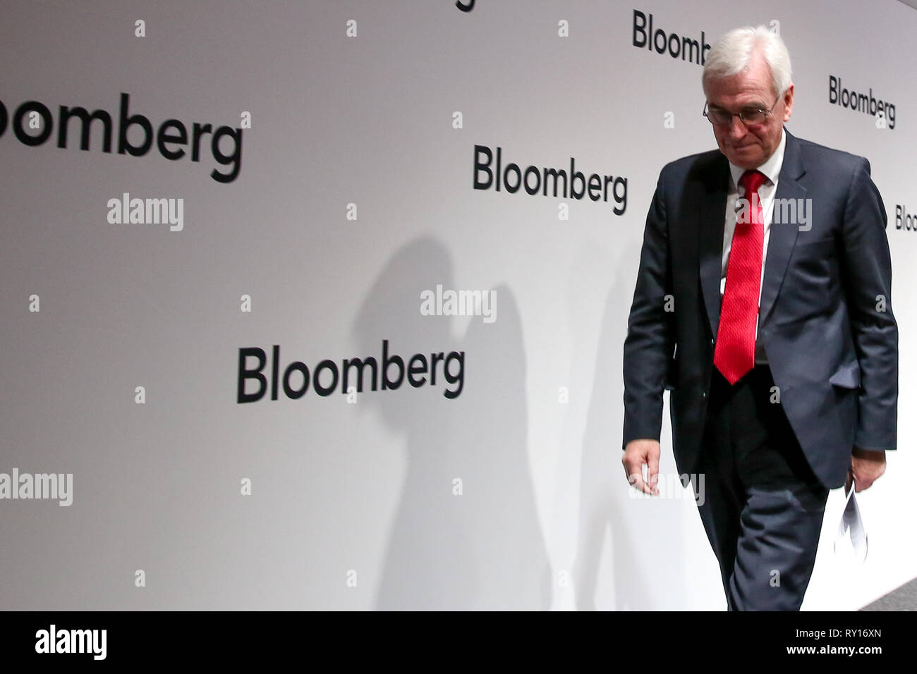 Londra, UK, UK. Undicesimo Mar, 2019. Cancelliere ombra John McDonnell MP è visto che frequentano il business leader dell' evento come un oratore ospite presso la sede di Bloomberg a Londra prima del Cancelliere Philip Hammond's molla dichiarazione questa settimana. Credito: Dinendra Haria/SOPA Immagini/ZUMA filo/Alamy Live News Foto Stock