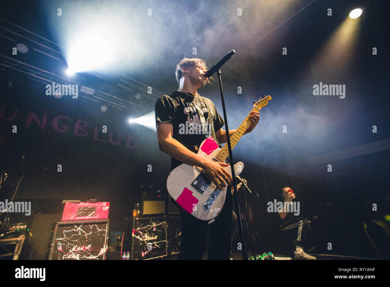 Manchester, Regno Unito. Marzo 11, 2019 - Doncaster nato il cantautore, Dominic Harrison, che si svolge sotto il nome di 'Yungblud', suona presso l'Accademia di Manchester sulla prima tappa del suo 2019 UK tour Credito: Myles Wright/ZUMA filo/Alamy Live News Foto Stock