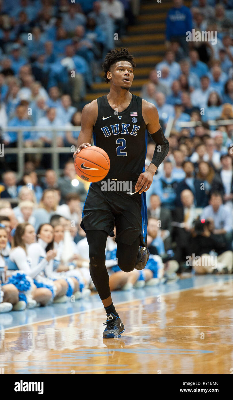 9 marzo 2019 - Chapel Hill, North Carolina, Stati Uniti d'America - il duca diavoli blu (2) a camma unità rossastro al cestello come l'università di North Carolina Tar Heels sconfitto il duca diavoli blu con un punteggio finale di 79-70 come hanno giocato mens college basketball presso il Dean Smith Center situato a Chapel Hill. Copyright 2019 Jason Moore. Credito: Jason Moore/ZUMA filo/Alamy Live News Foto Stock