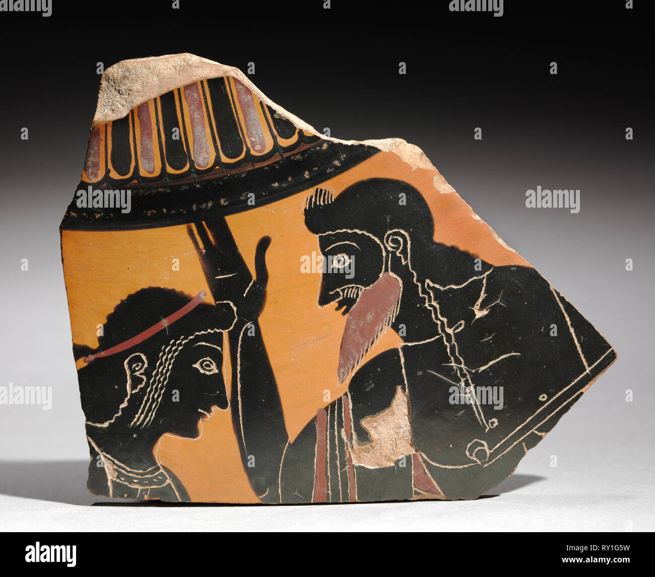 Frammenti di un vaso verniciato, c. 520 BC. La Grecia, la necropoli di Ferentum (Viterbo), VI secolo A.C. Terracotte; complessivo: 1,2 x 0,7 cm (1/2 x 1/4 in Foto Stock