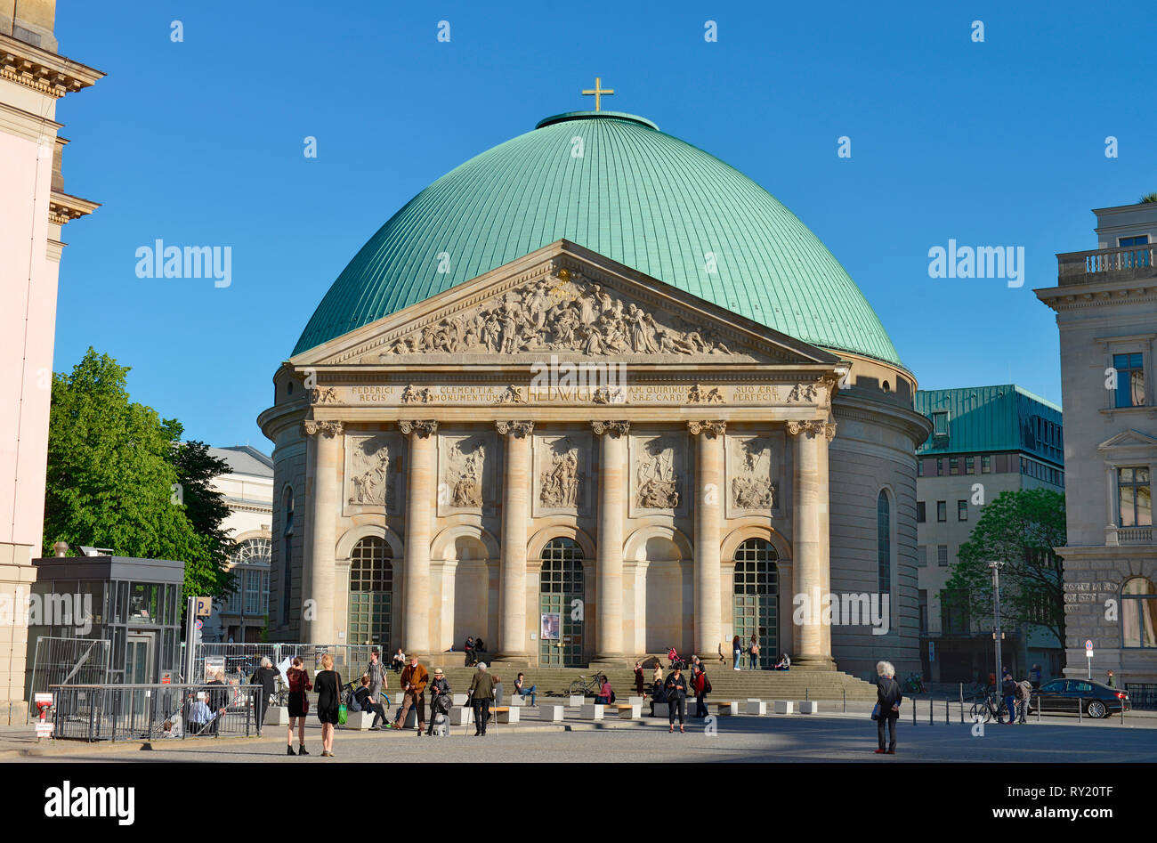 San-Hedwigs-Kathedrale, Bebelplatz, nel quartiere Mitte di Berlino, Deutschland Foto Stock