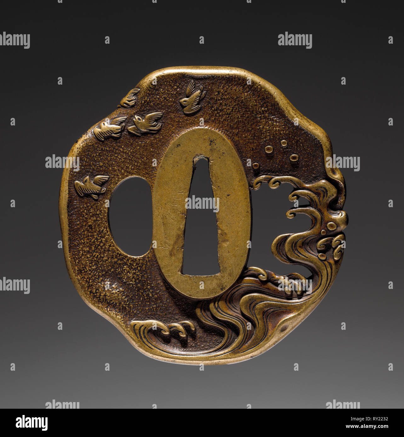 Guardia di spada, 1615-1868. Giappone, Periodo Edo (1615-1868). Ottone; diametro: 9 cm (3 9/16 in Foto Stock