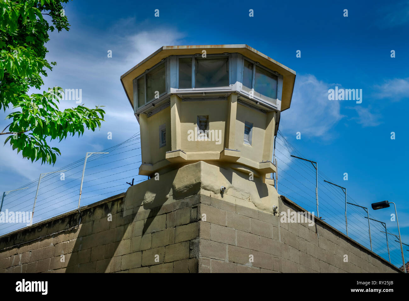 Wachturm, Stasi-Gedenkstaette, Genslerstrasse, Hohenschoenhausen, Lichtenberg di Berlino, Deutschland Foto Stock