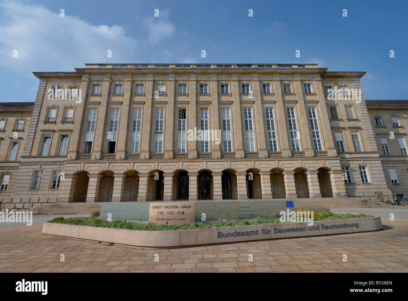 Ernst-Reuter-Haus, Strasse des 17. Juni, Charlottenburg di Berlino, Deutschland Foto Stock