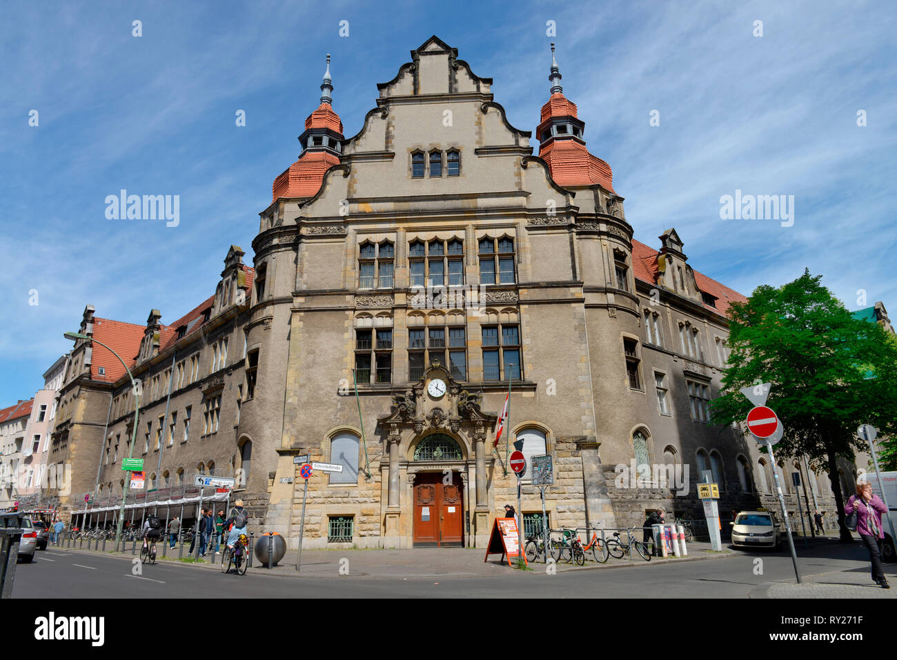 Amtsgericht Neukoelln, Karl-Marx-Strasse, Neukoelln, Berlino, Deutschland, Neuk?lln Foto Stock