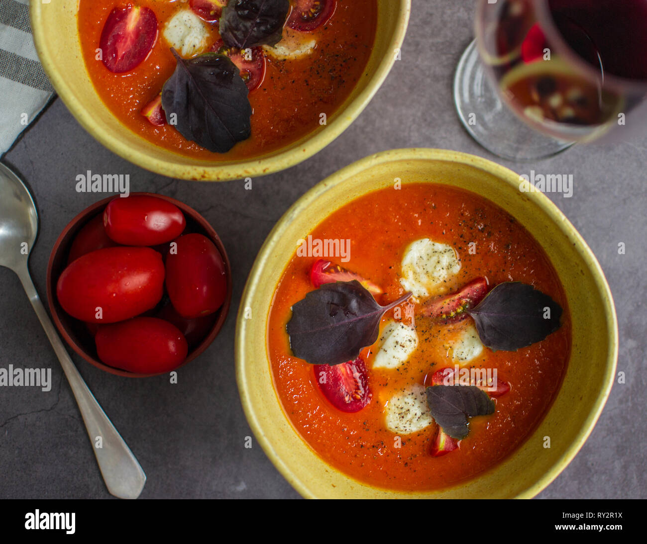 Vegetariano zuppa di pomodoro Foto Stock