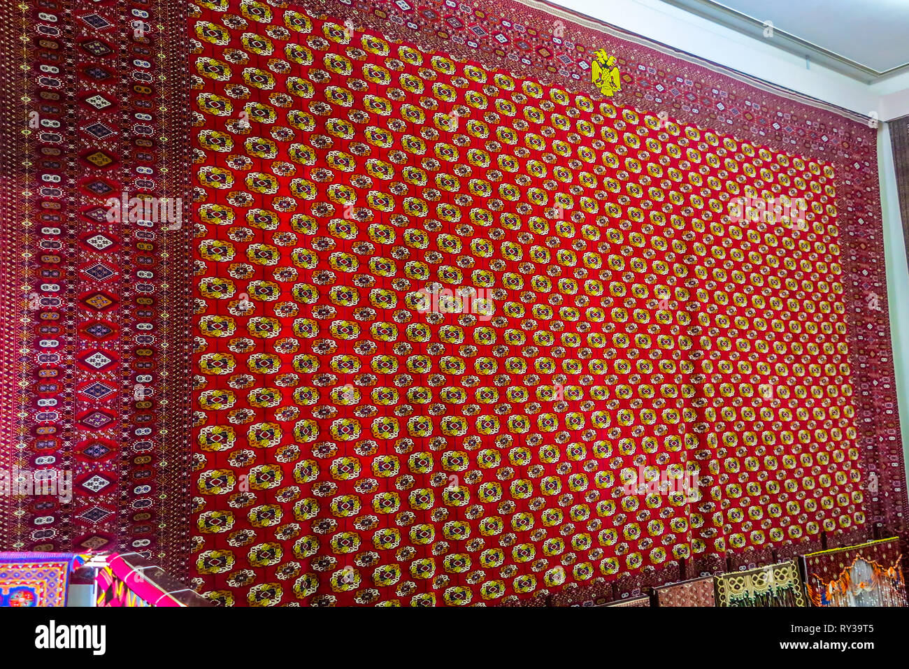 Ashgabat turkmeno tappeto Nazionale Museo interno enorme Rug Foto Stock
