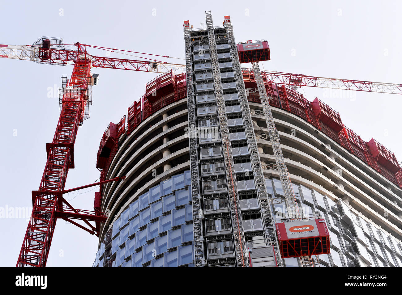 Alto la costruzione della torre - La Défense - Francia Foto Stock