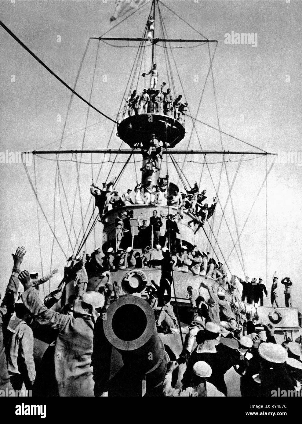 I marinai a bordo di Potemkin Battleship Potemkin, 1925 Foto Stock