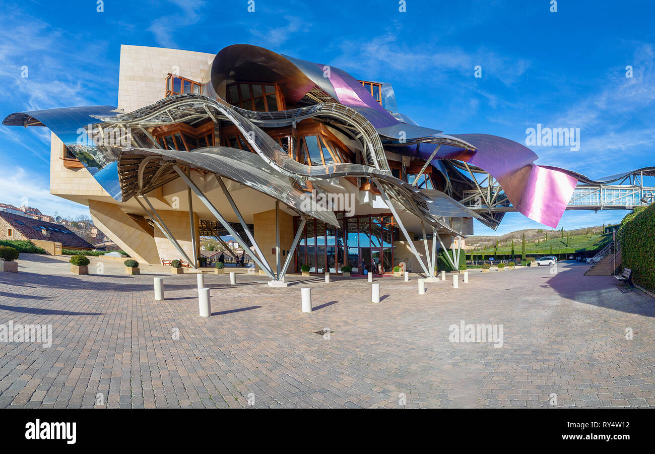 Marques de Riscal Hotel, un Frank Ghery edificio a Elciego in Spagna il marzo 2018 Foto Stock