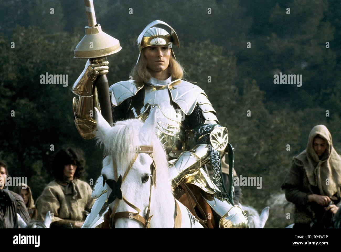MILES O'KEEFFE, spada della VALIANT: LA LEGGENDA DI SIR GAWAIN E IL CAVALIERE VERDE, 1984 Foto Stock