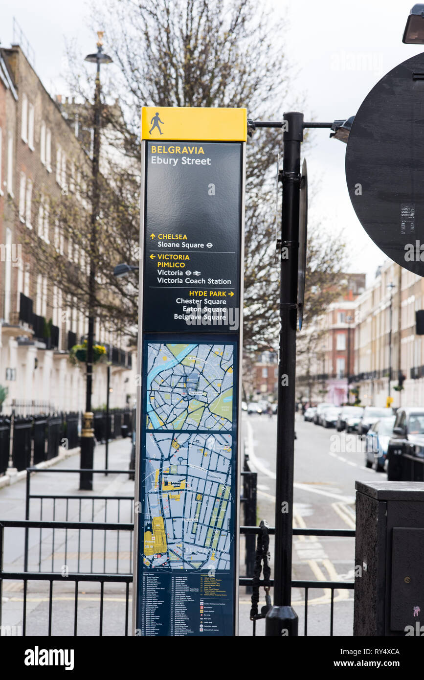 Mappa stradale su una colonna in Edbury Street a Belgravia Foto Stock
