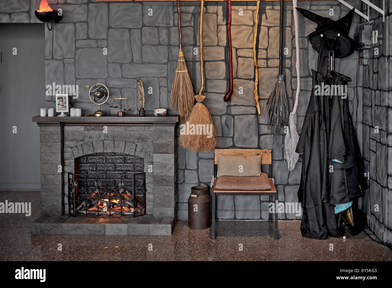 Harry Potter e la scuola di Hogwarts tema Ristorante e bar caffetteria- Sip'n Go, Pattaya Thailandia Foto Stock