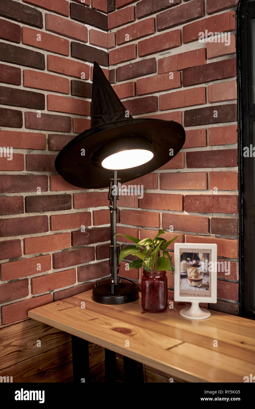 Harry Potter e la scuola di Hogwarts tema Ristorante e bar caffetteria- Sip'n Go, Pattaya Thailandia Foto Stock