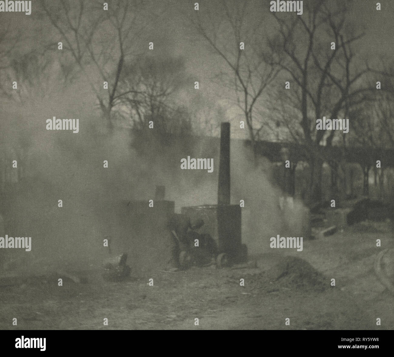 Fotocamera lavoro: l'asfalto lastricatore; New York, 1892. Alfred Stieglitz (American, 1864-1946). Helios Foto Stock