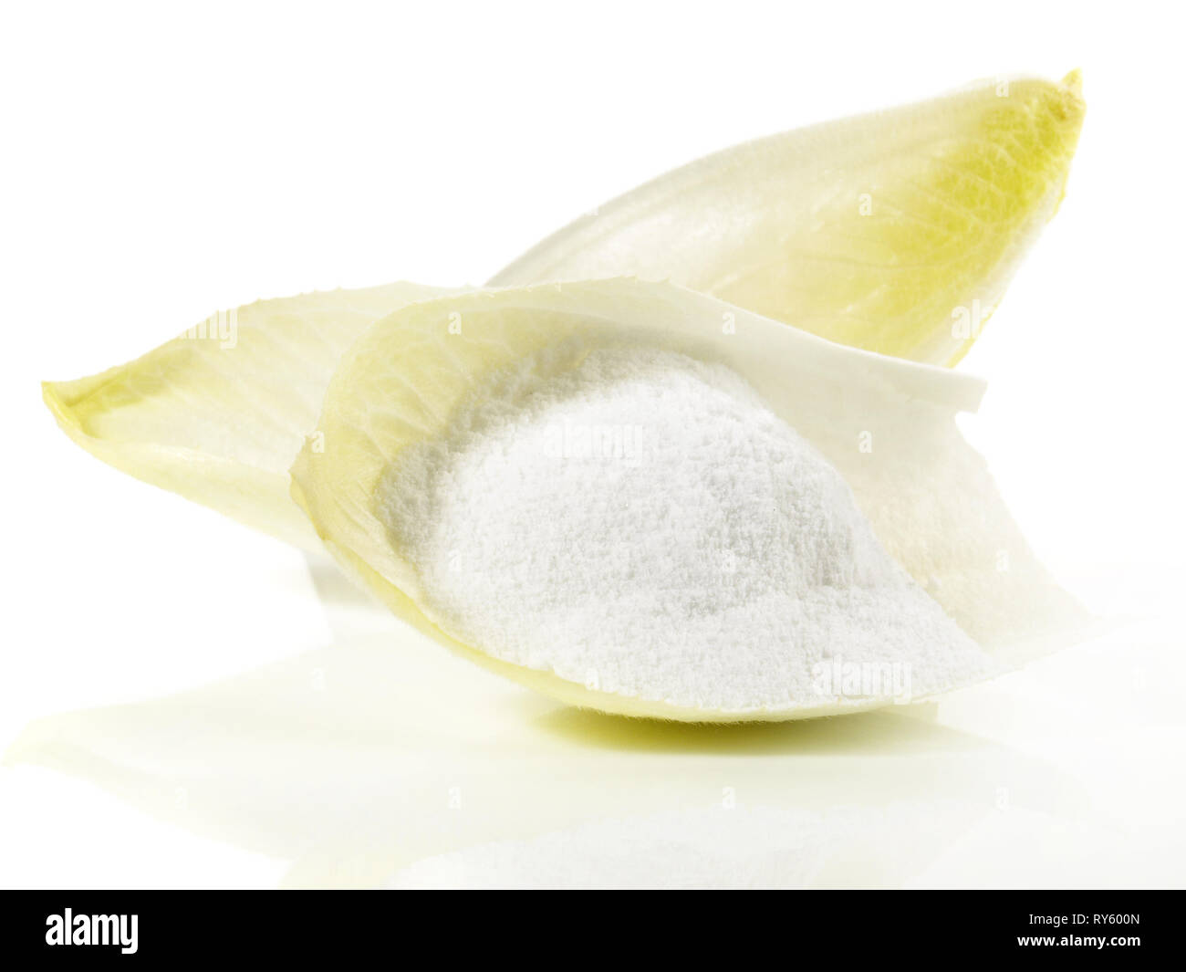 Polvere di prebiotici su sfondo bianco Foto Stock