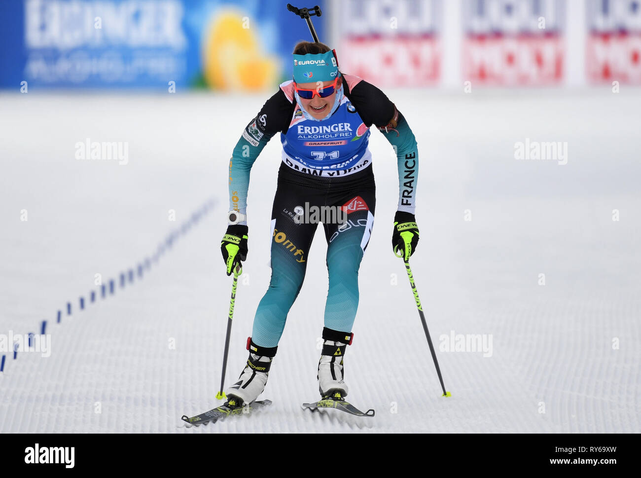 12 marzo 2019, Svezia, Östersund: Biathlon: World Championship, singolo 15 km, le donne. Justine Braisaz dalla Francia attraversa la linea del traguardo. Foto: Sven Hoppe/dpa Foto Stock