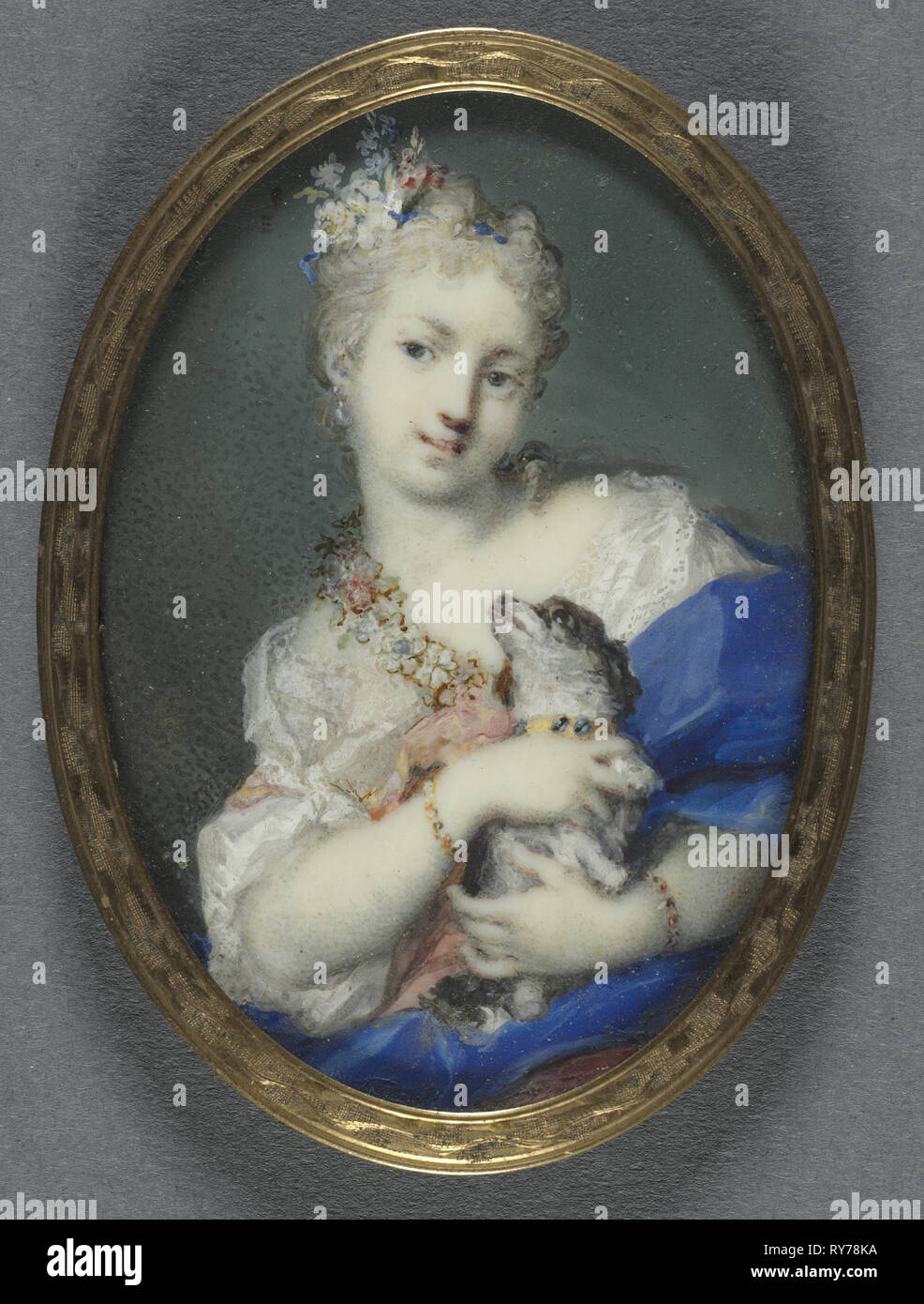 Donna con un cane, 1710-1720. Rosalba Carriera (Italiano, 1675-1757).  Acquerello su avorio in metallo