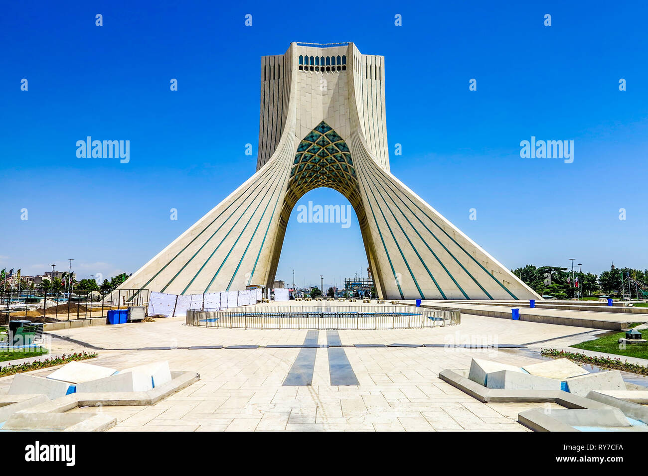 Tehran Borj-e Azadi Shahyad torre quadrata anteriore punto di vista Foto Stock