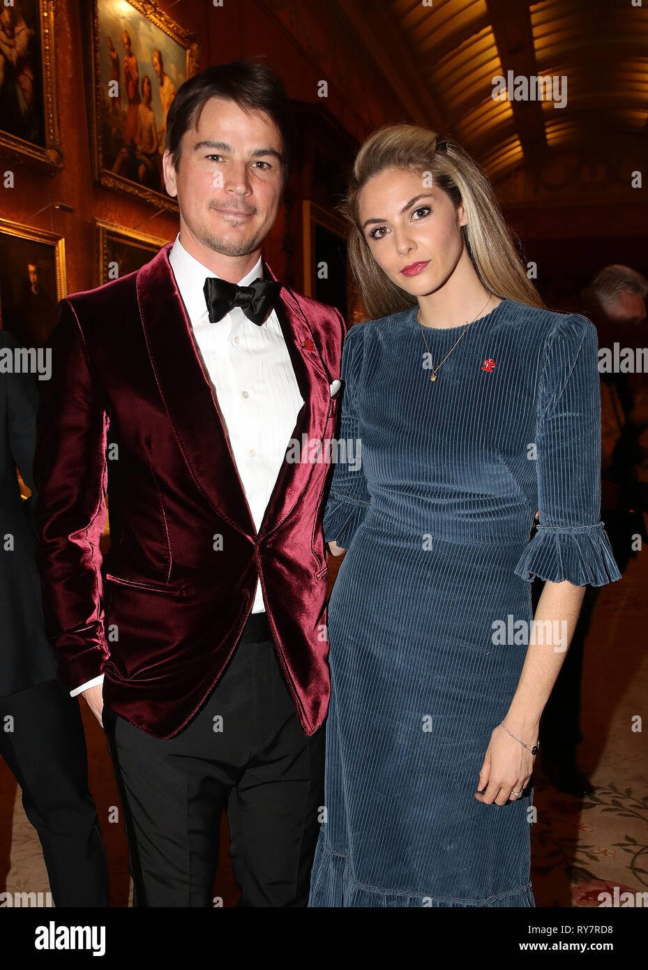 Josh Hartnet e Tamsin Egerton partecipano a una cena per donatori, sostenitori e ambasciatori del Prince's Trust International a Buckingham Palace a Londra. Foto Stock