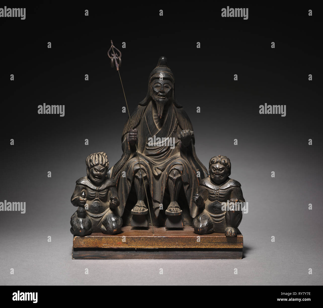 Enno Gyoja e due accompagnatori, 1615-1868. Giappone, periodo Edo. Il legno con della vernice Foto Stock