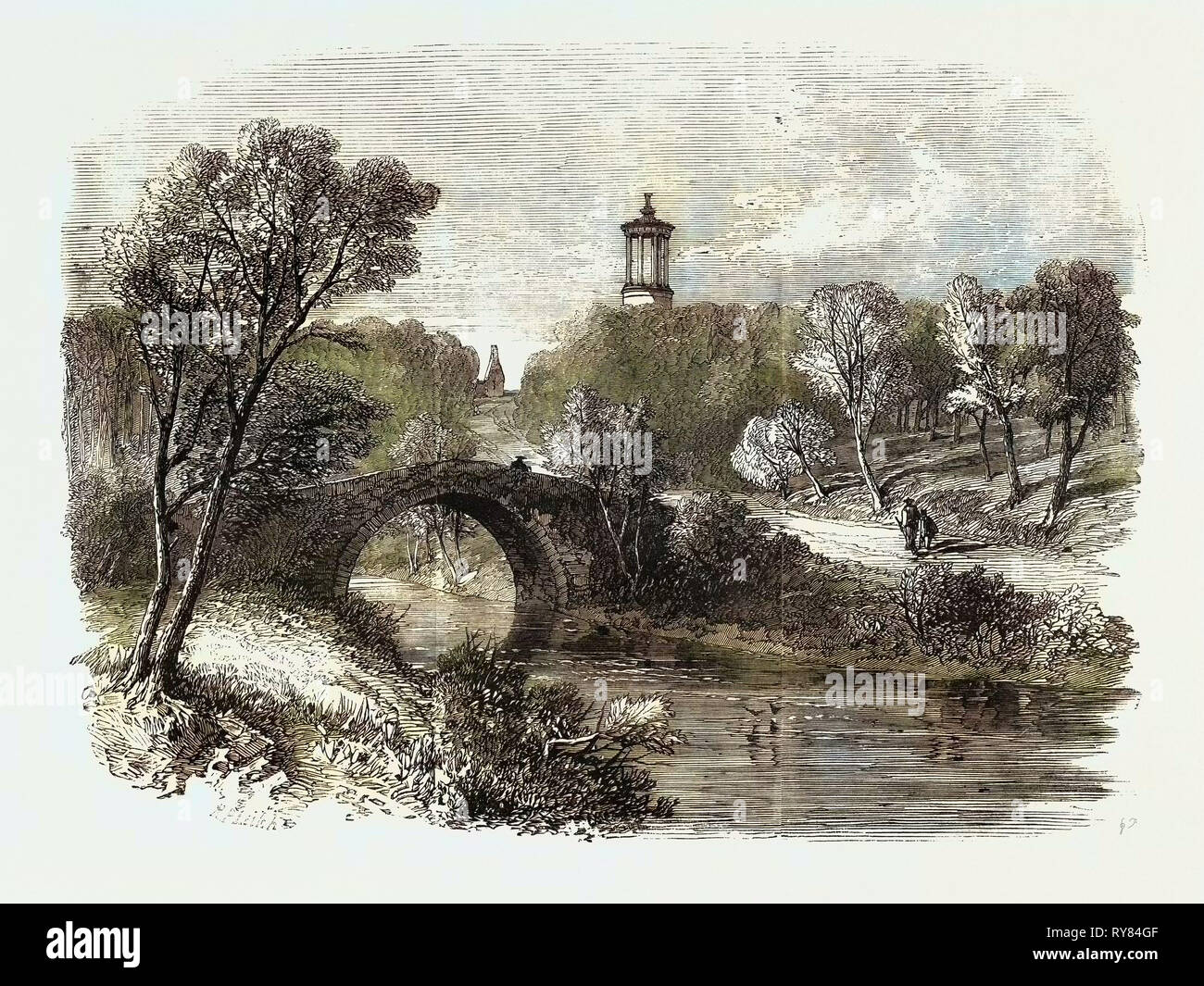 L'Auld Brig di Doon con Burns' monumento e uno scorcio di Alloway Kirk in lontananza le ustioni centenario Foto Stock