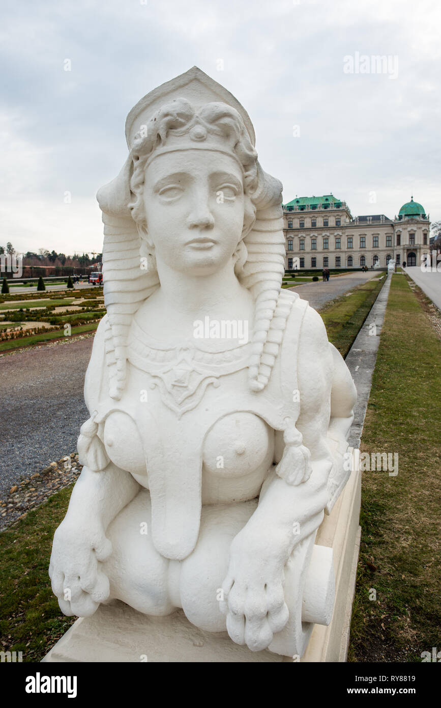 Sphinx nel Belvedere Palace Gardens. Vienna, Austria. Foto Stock